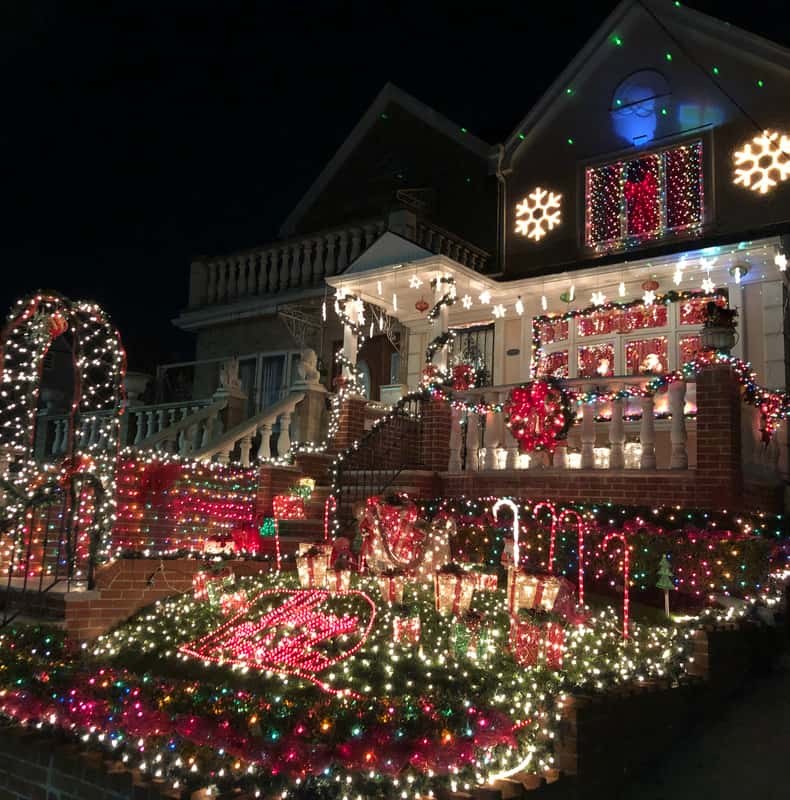 New York City: Dyker Heights Christmas Lights Tour