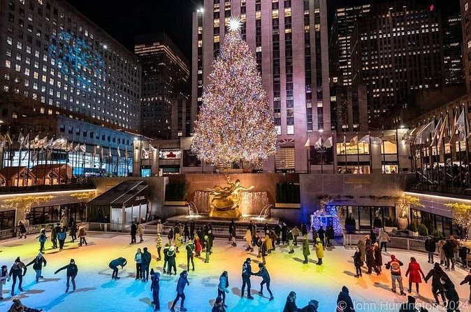 Ultimate NYC Christmas Lights At Night Walking Tour