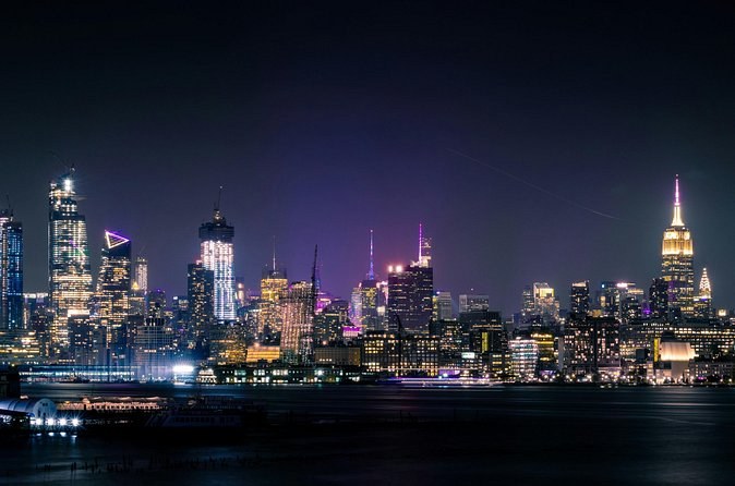 ICONIC New York City Skyline Night Tour: Dumbo & Long Island City